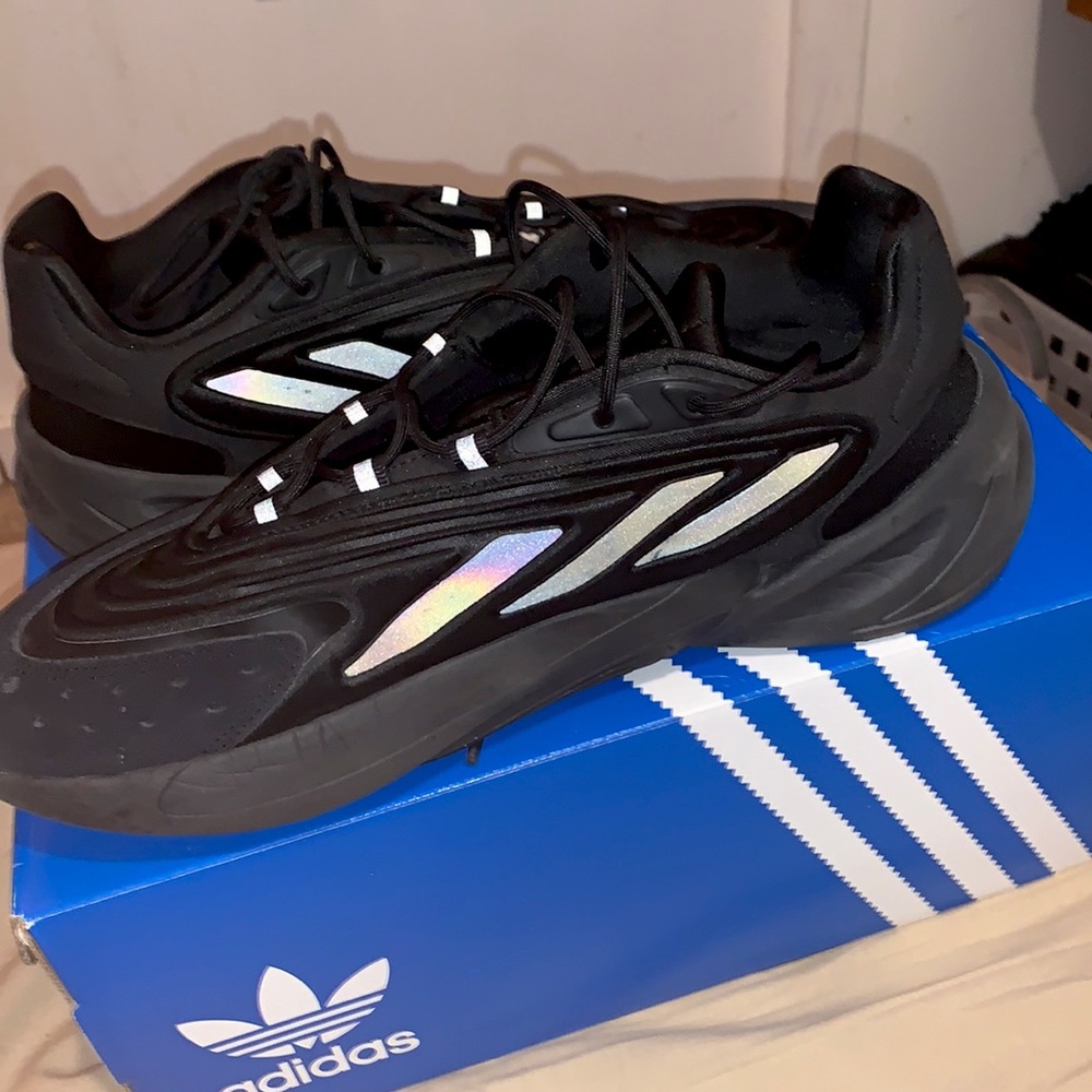 “Black Adidas “adiprene”